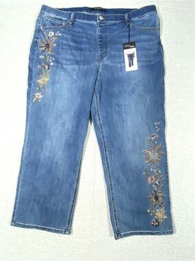 Stitch Star Pull On Jeans Women's 3X Floral Embroidered Straight Leg Ankle NWT